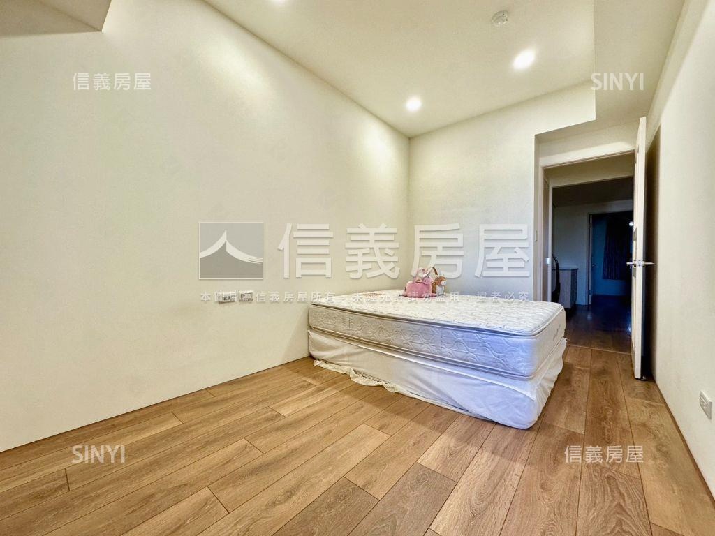 鄉林英國四房平面車位房屋室內格局與周邊環境