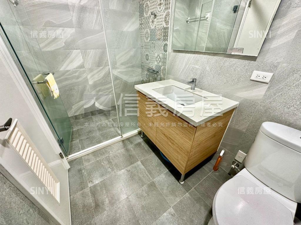 鄉林英國四房平面車位房屋室內格局與周邊環境