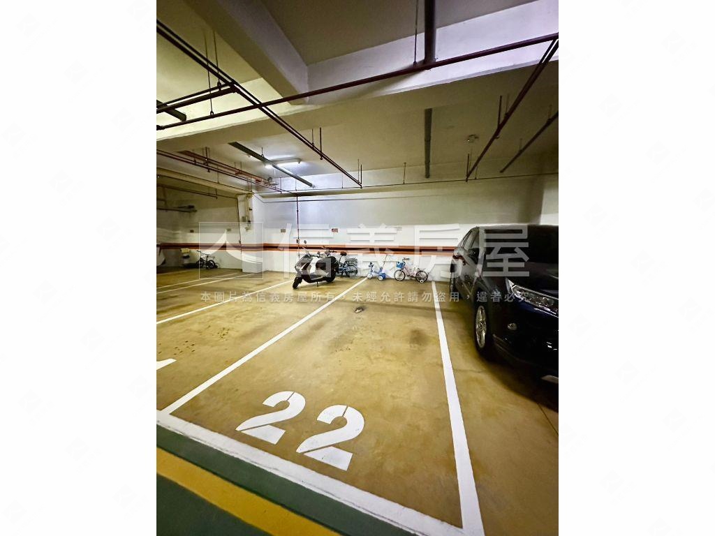 鄉林英國四房平面車位房屋室內格局與周邊環境