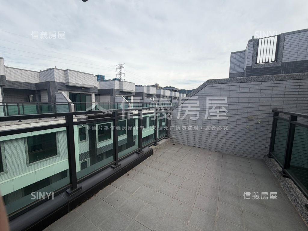 石門景觀電梯店面別墅Ｂ房屋室內格局與周邊環境