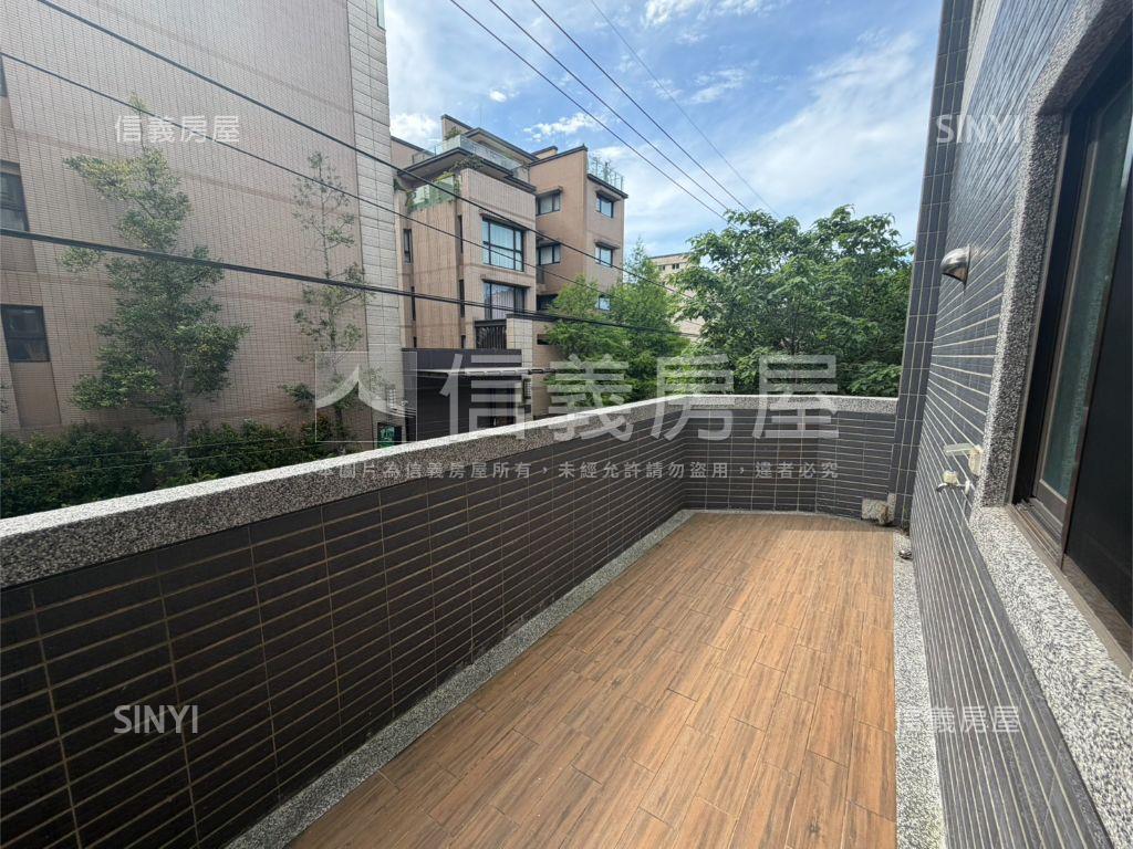 石門景觀電梯店面別墅Ｂ房屋室內格局與周邊環境