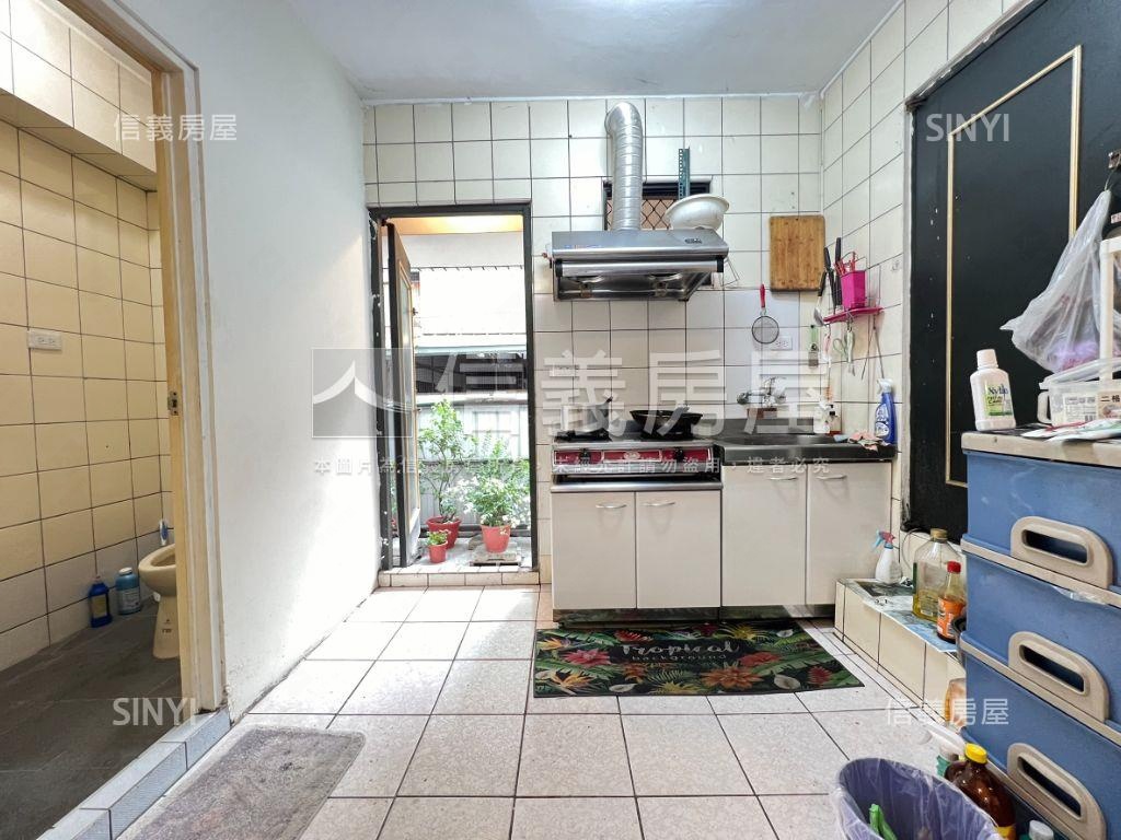 專任前後臨路文青公寓小店房屋室內格局與周邊環境