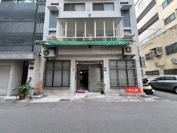 專任前後臨路文青公寓店面