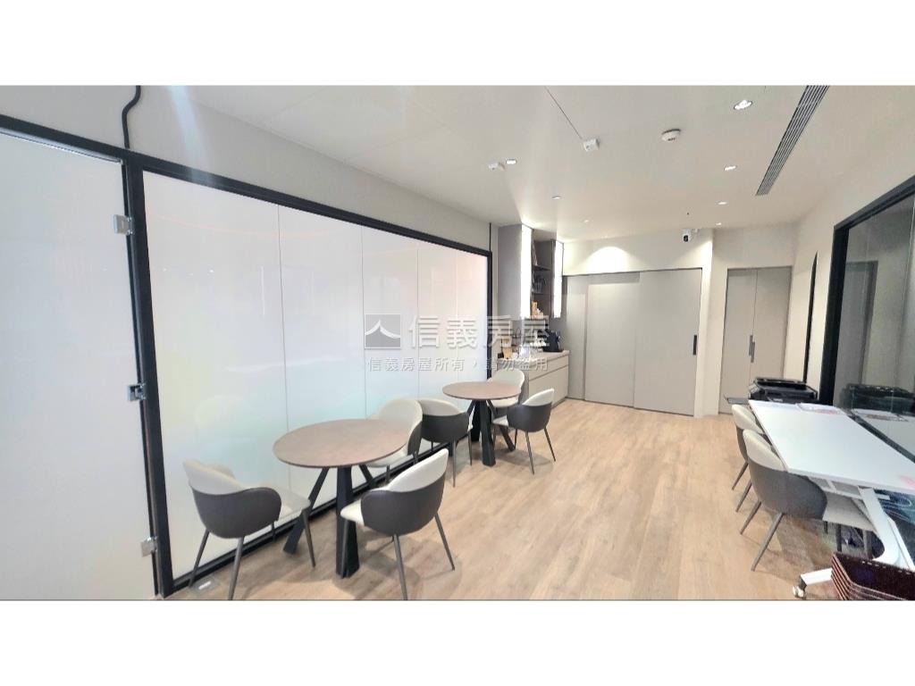 七期市政廣場質感邊間商辦房屋室內格局與周邊環境