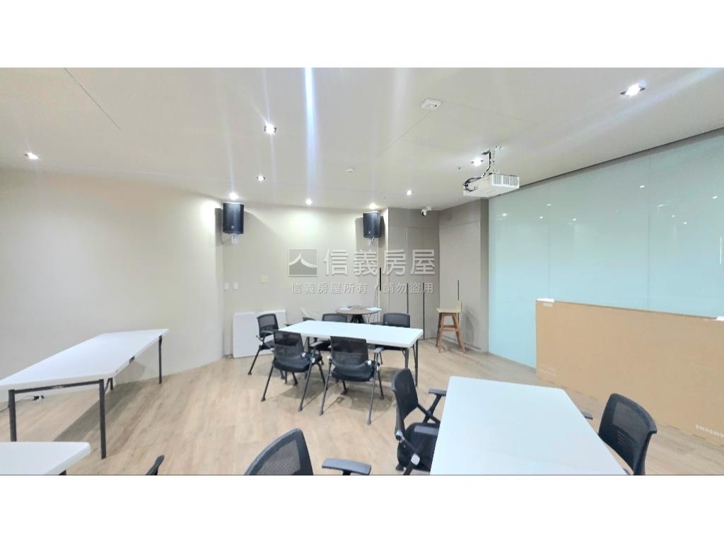 七期市政廣場質感邊間商辦房屋室內格局與周邊環境