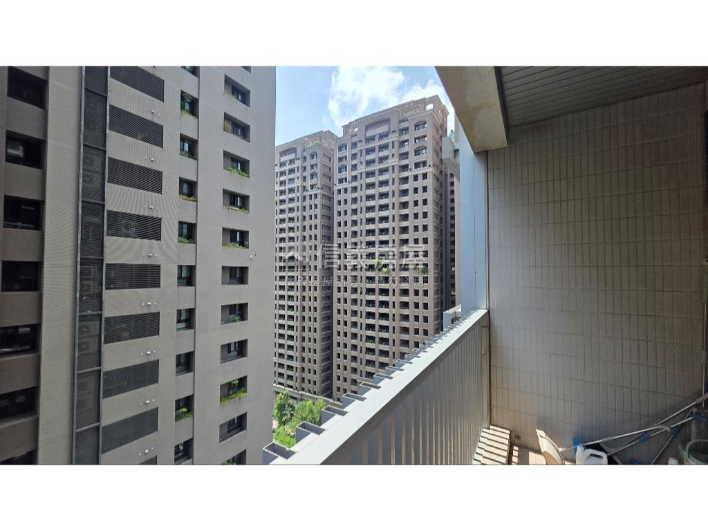 七期市政廣場質感邊間商辦房屋室內格局與周邊環境