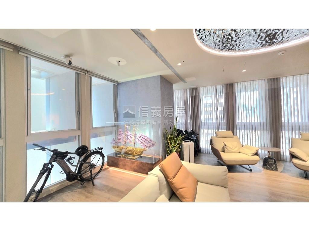 七期市政廣場質感邊間商辦房屋室內格局與周邊環境