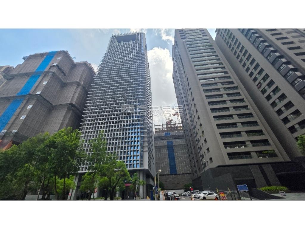 七期市政廣場質感邊間商辦房屋室內格局與周邊環境
