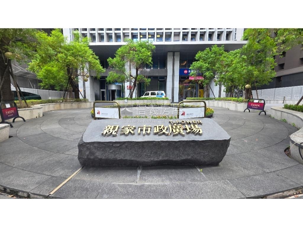 七期市政廣場質感邊間商辦房屋室內格局與周邊環境
