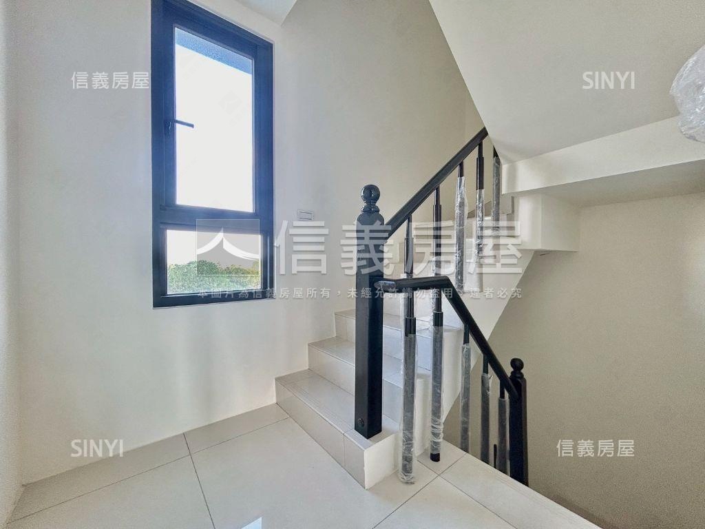 富旺華時代朝南面公園別墅房屋室內格局與周邊環境