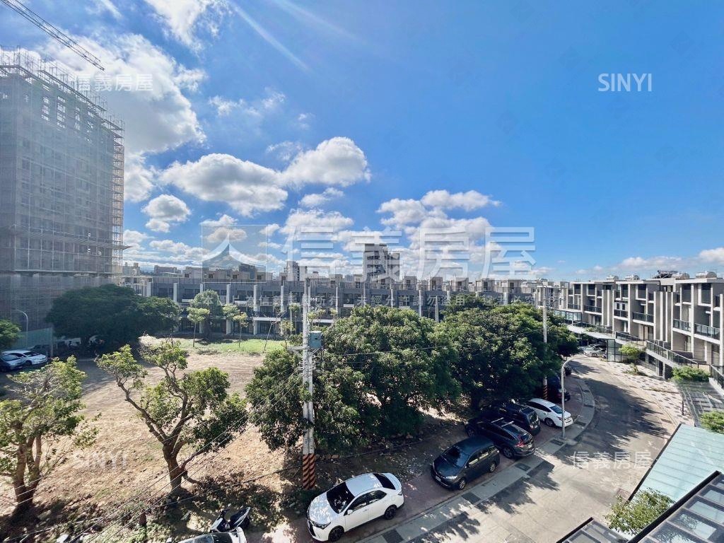 富旺華時代朝南面公園別墅房屋室內格局與周邊環境