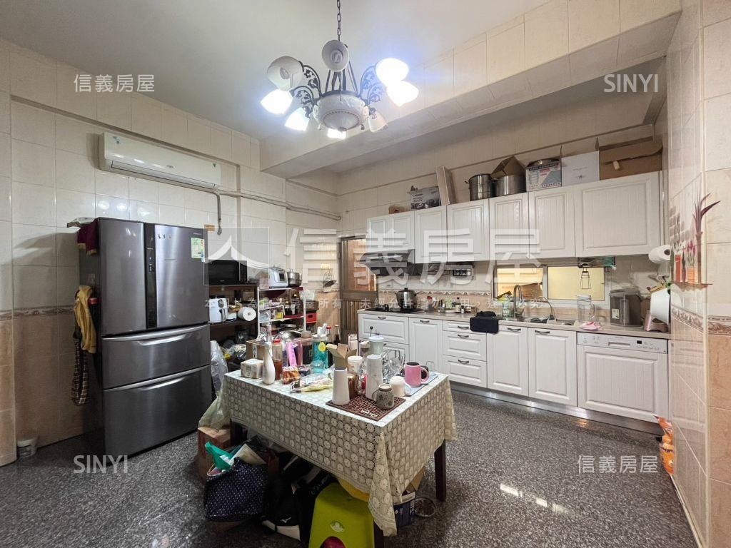 仁德｜義林六街森活車墅房屋室內格局與周邊環境