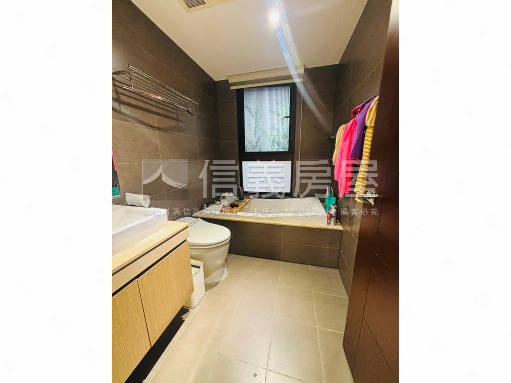 皇翔玉璽稀有高樓三房房屋室內格局與周邊環境