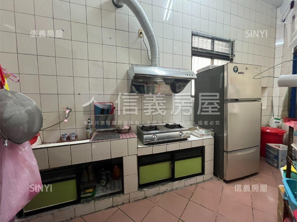 近彰化後火車站臨路店面房屋室內格局與周邊環境