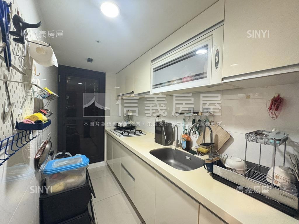 【京美】電梯三房平面車位房屋室內格局與周邊環境