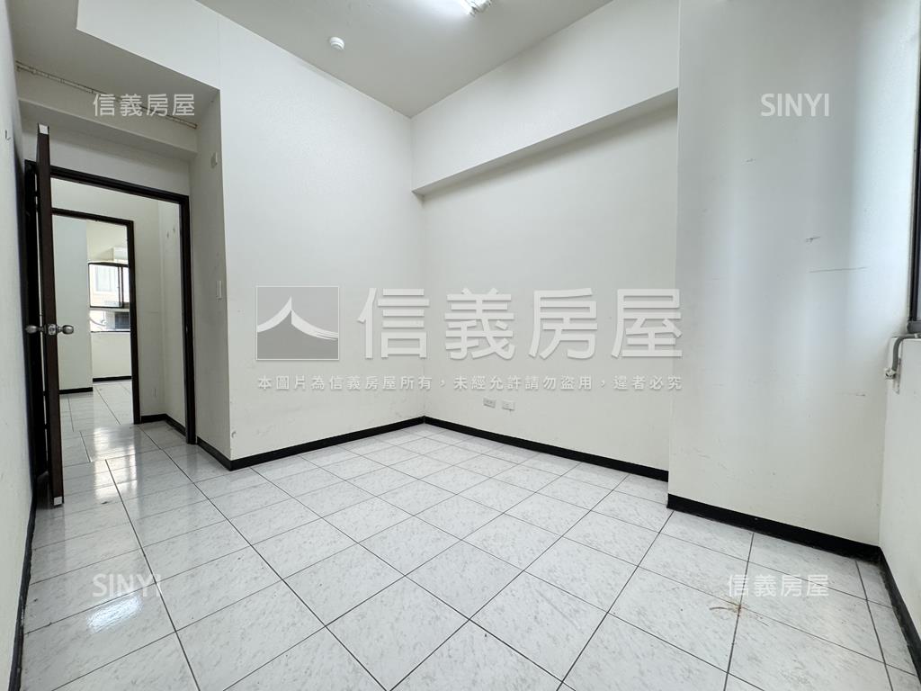 三多捷運三面採光明亮三房房屋室內格局與周邊環境