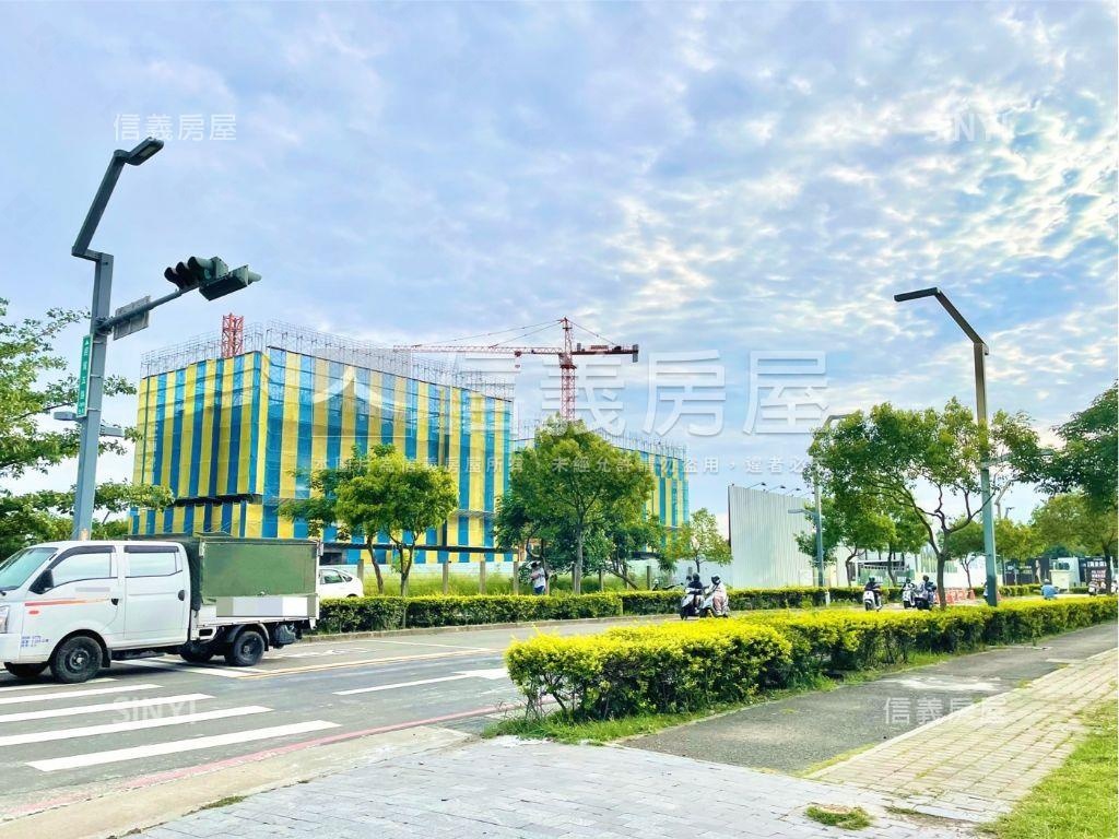 中央公園Ｔ棟兩房附車位房屋室內格局與周邊環境