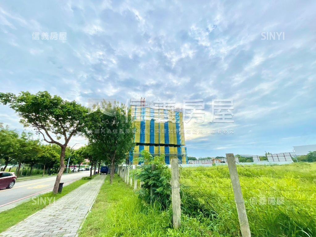 中央公園Ｔ棟兩房附車位房屋室內格局與周邊環境