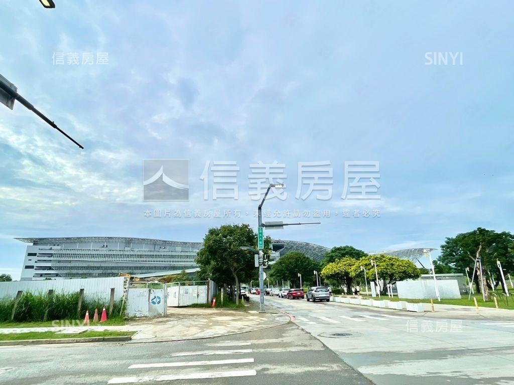 中央公園Ｔ棟兩房附車位房屋室內格局與周邊環境