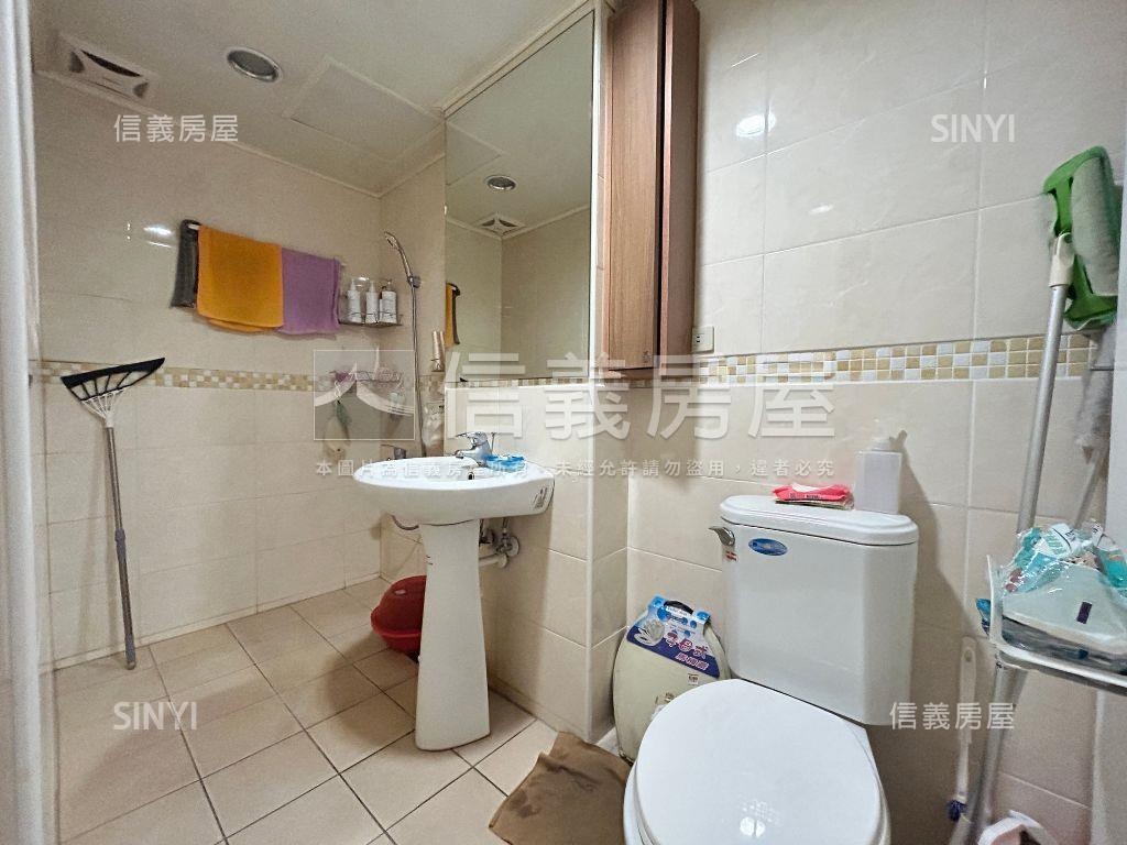 智慧林園三房平面車位房屋室內格局與周邊環境