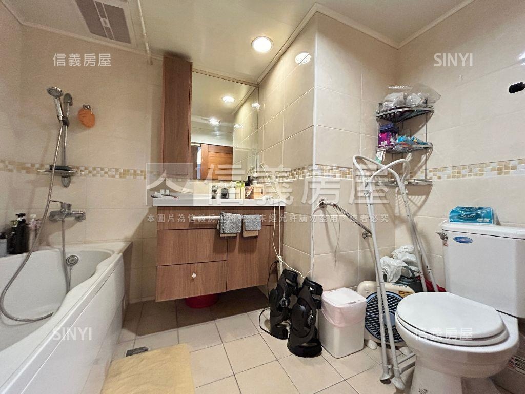 智慧林園三房平面車位房屋室內格局與周邊環境