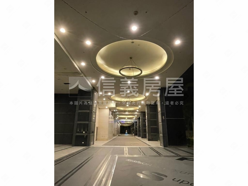 新府特區超級Ｆ１坡平車位房屋室內格局與周邊環境