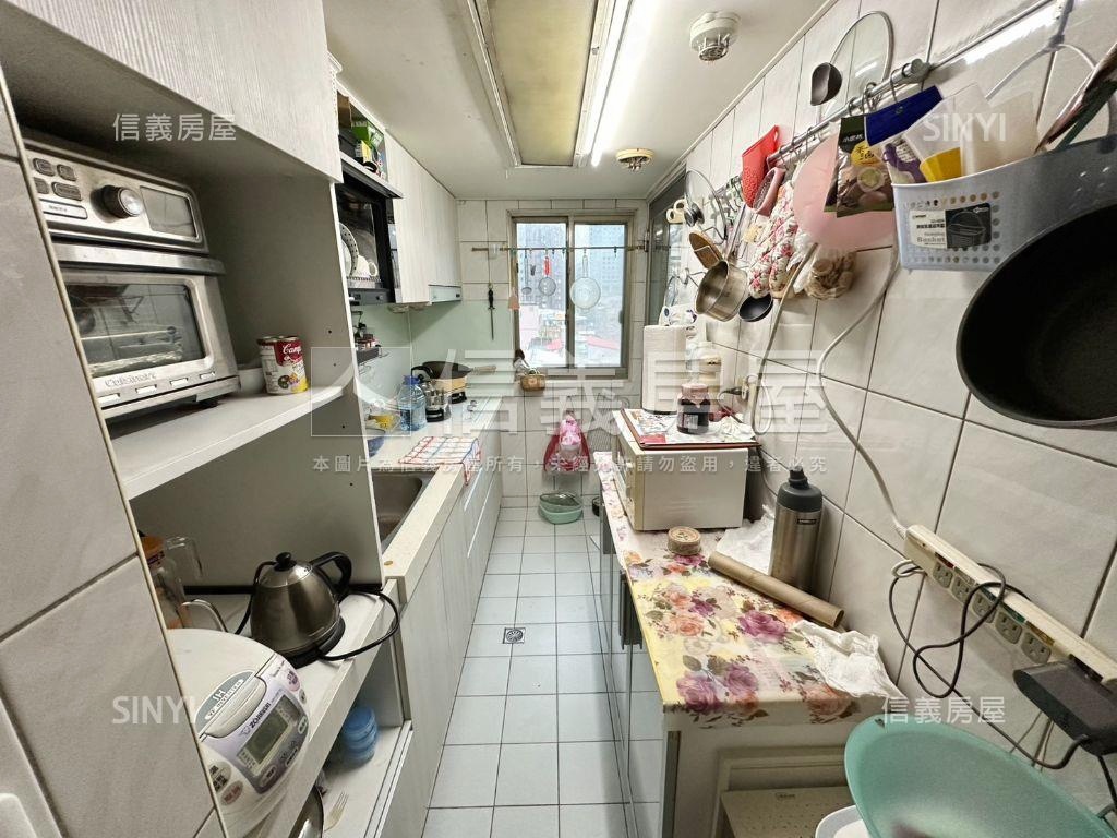 南港車站前四房大空間房屋室內格局與周邊環境