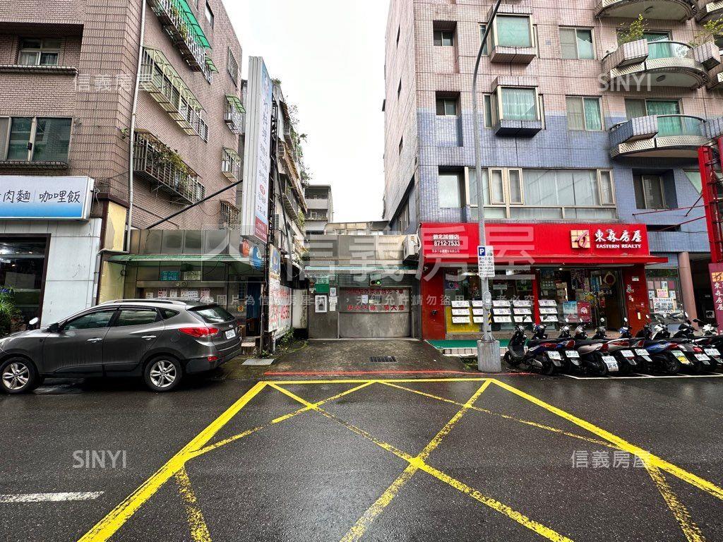 小巨蛋旁車位自用收租房屋室內格局與周邊環境