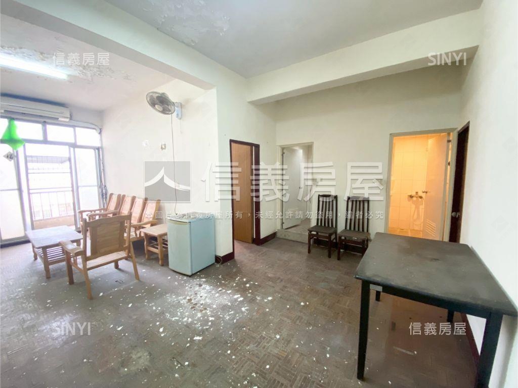 近市區低總價戰地風３房房屋室內格局與周邊環境