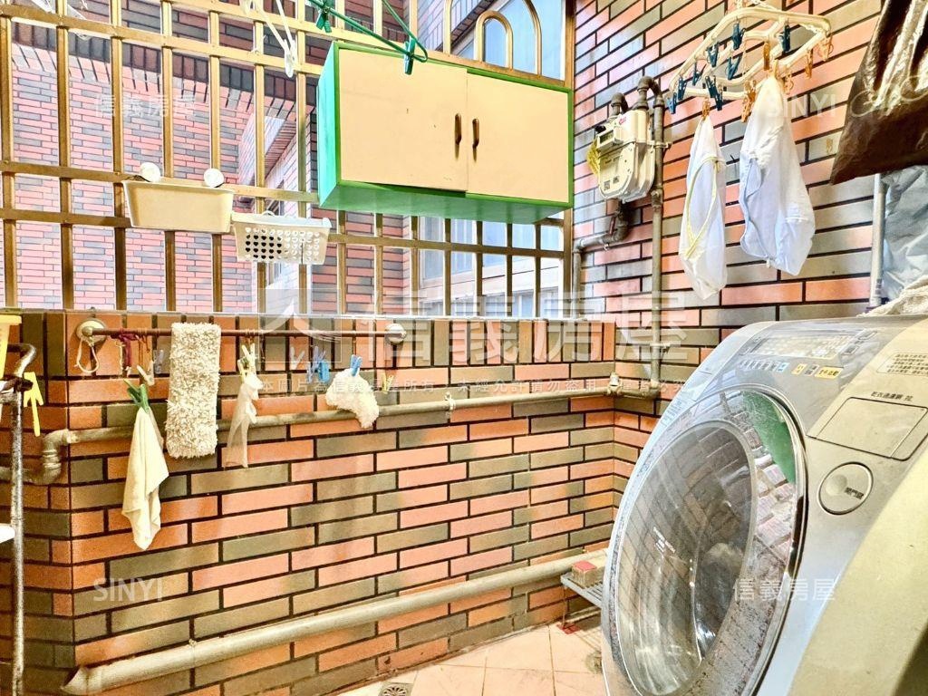 河堤首排綠意豪邸附平車房屋室內格局與周邊環境