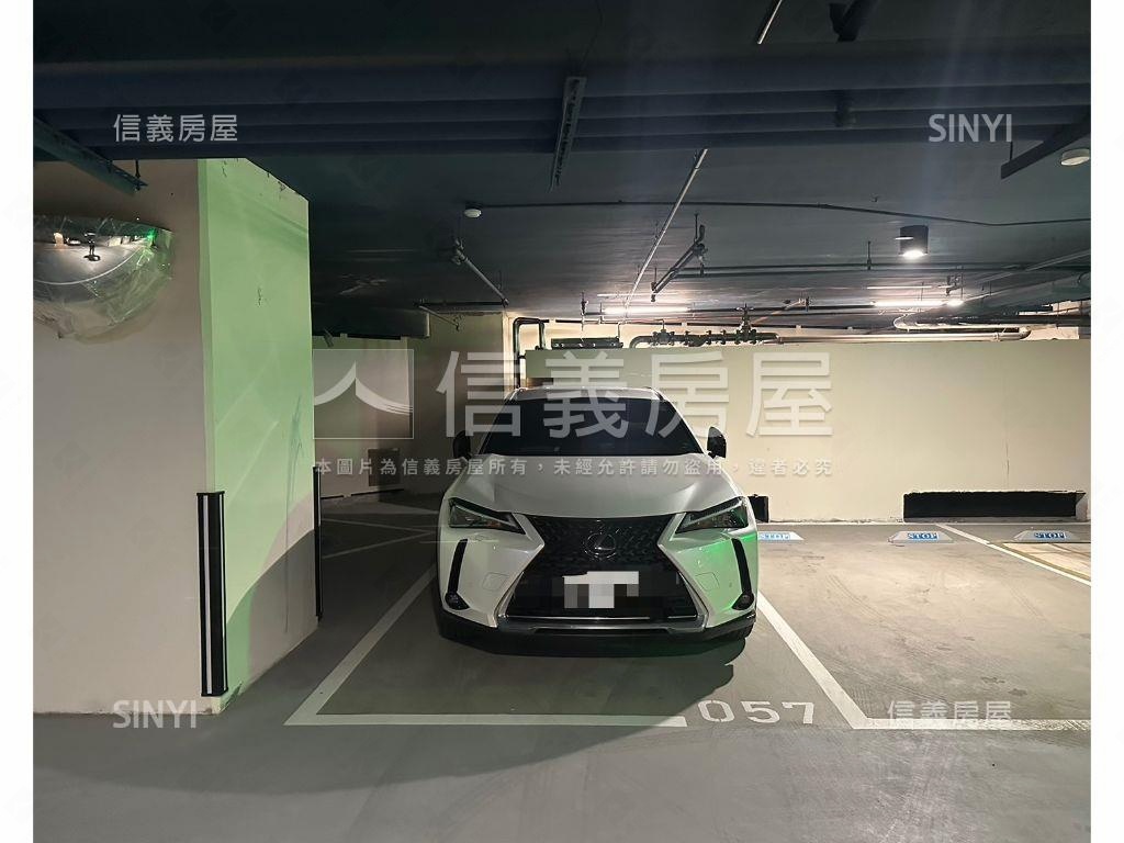 漢皇３房坡平車房屋室內格局與周邊環境