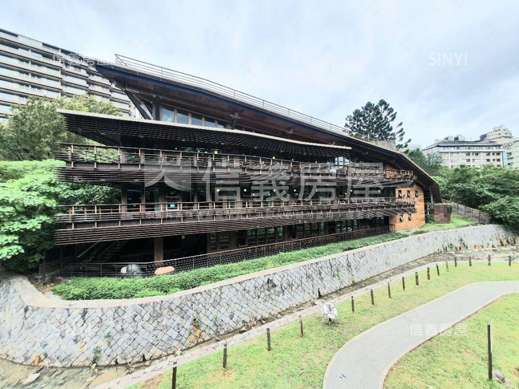 天慕邊間雙採光溫泉宅房屋室內格局與周邊環境