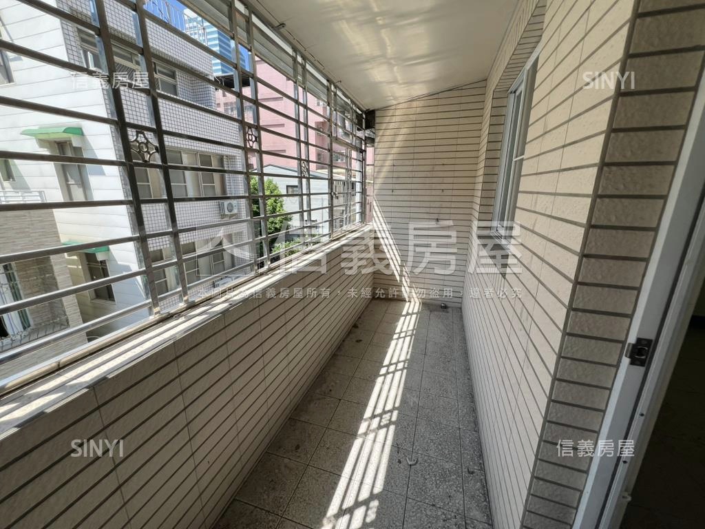 近文化中心質感透天房屋室內格局與周邊環境