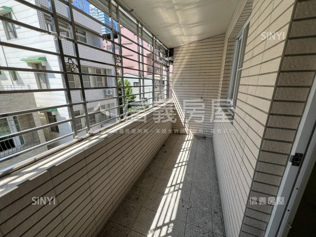 近文化中心質感透天房屋室內格局與周邊環境