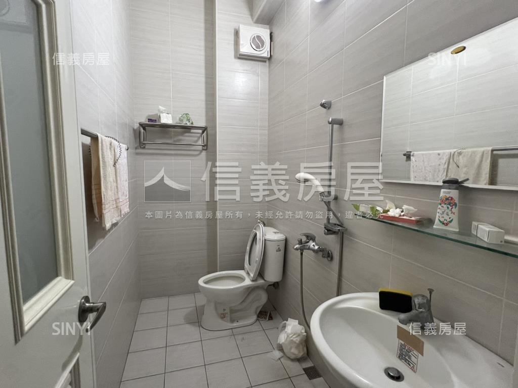 近文化中心質感透天房屋室內格局與周邊環境