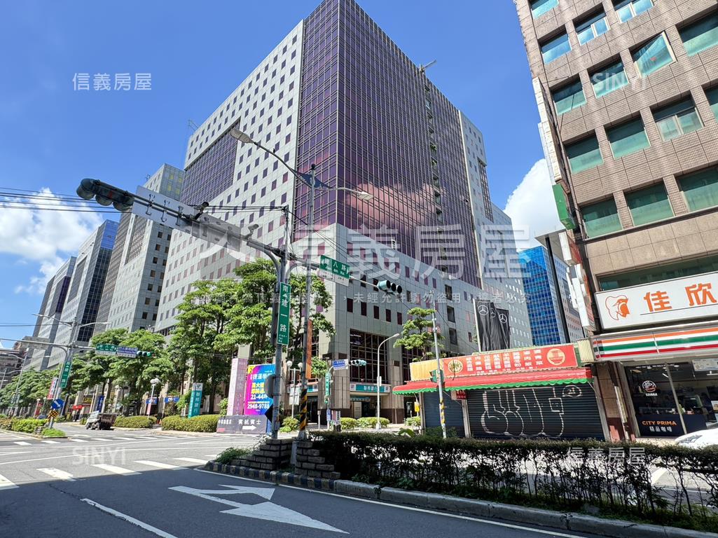 近遠東世紀廣場透天三角窗房屋室內格局與周邊環境