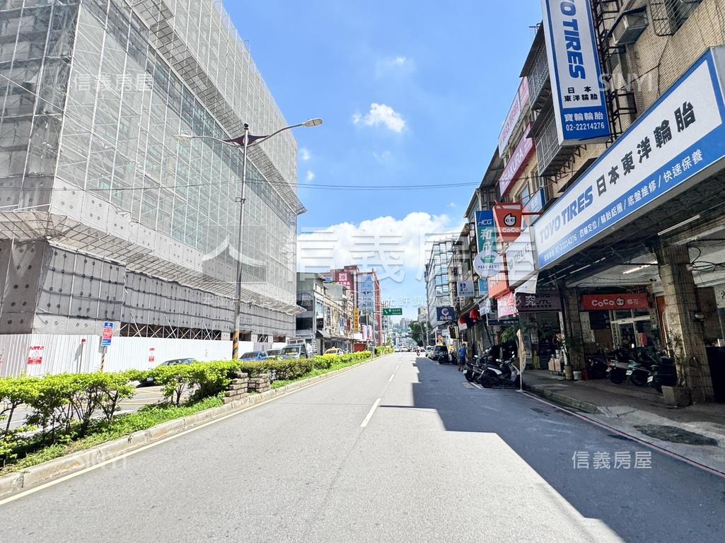 近遠東世紀廣場透天三角窗房屋室內格局與周邊環境