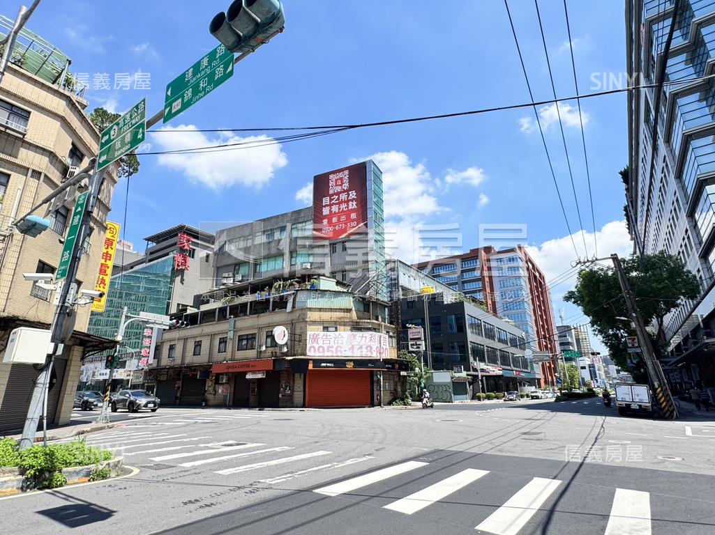 近遠東世紀廣場透天三角窗房屋室內格局與周邊環境