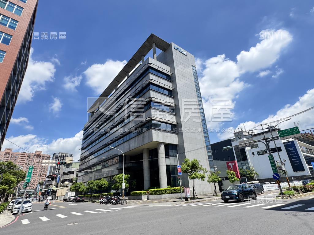 近遠東世紀廣場透天三角窗房屋室內格局與周邊環境