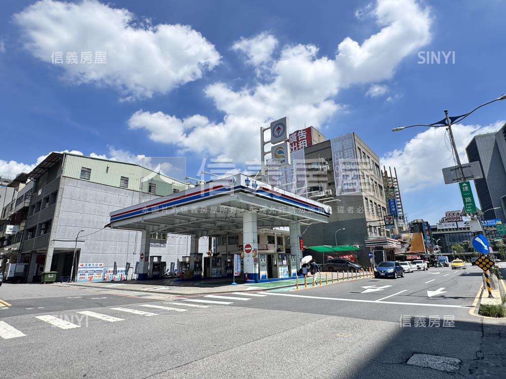 近遠東世紀廣場透天三角窗房屋室內格局與周邊環境