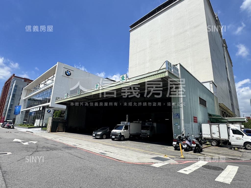 近遠東世紀廣場透天三角窗房屋室內格局與周邊環境