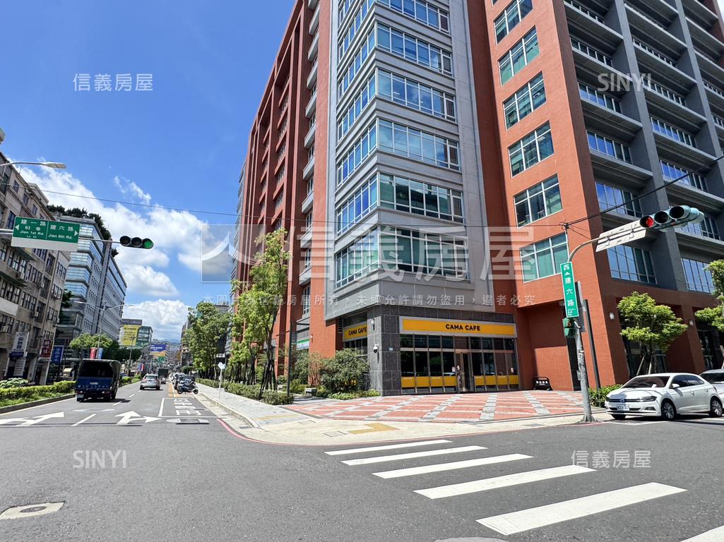 近遠東世紀廣場透天三角窗房屋室內格局與周邊環境