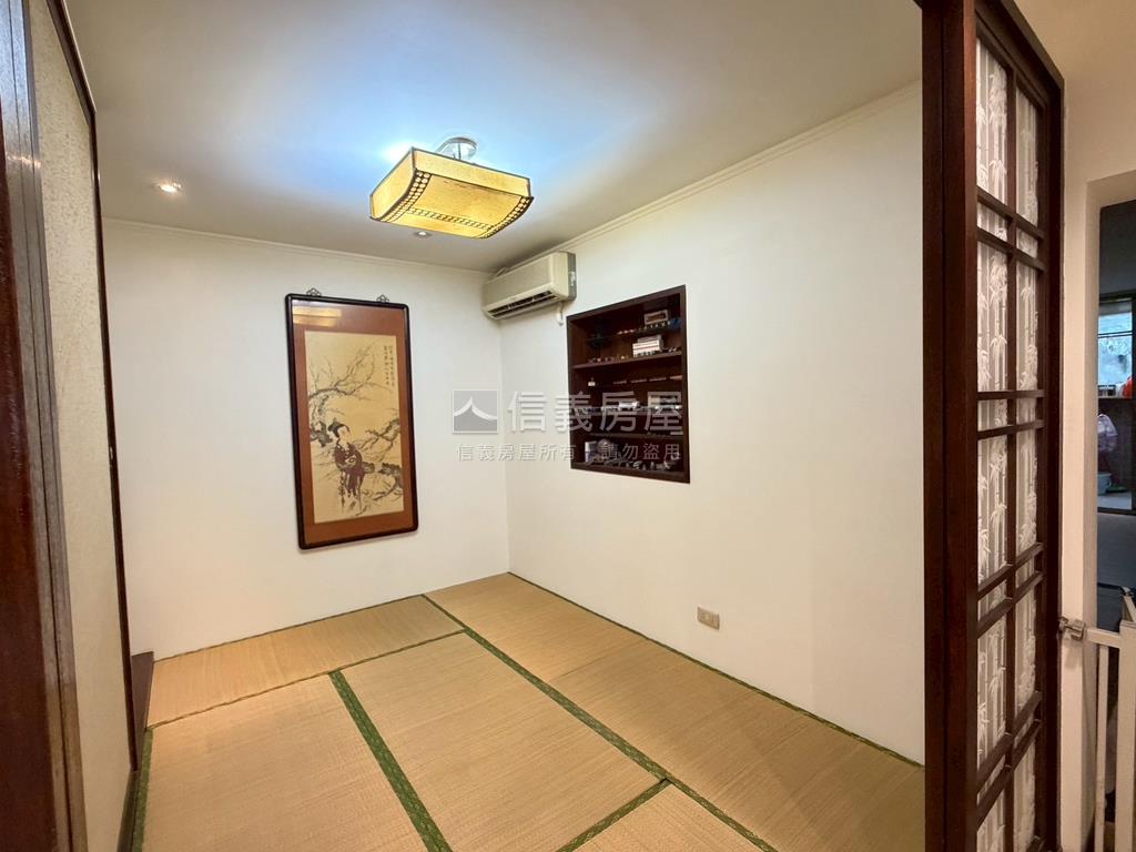 新店大四房車位房屋室內格局與周邊環境