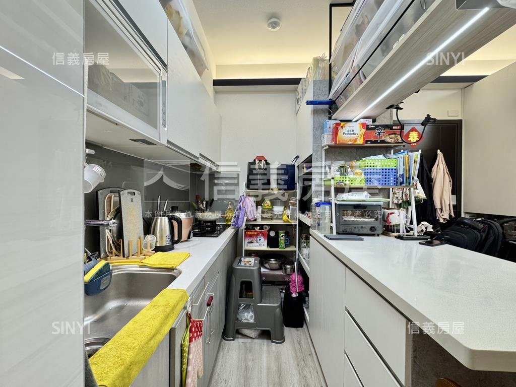 心灣ＬＲＴ．高樓兩房車位房屋室內格局與周邊環境
