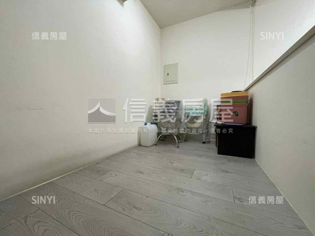 鳳山頂新特區匯美二房平車房屋室內格局與周邊環境