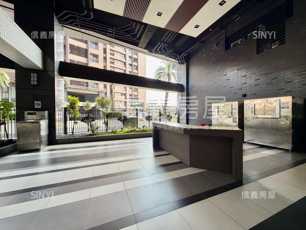 鳳山頂新特區匯美二房平車房屋室內格局與周邊環境