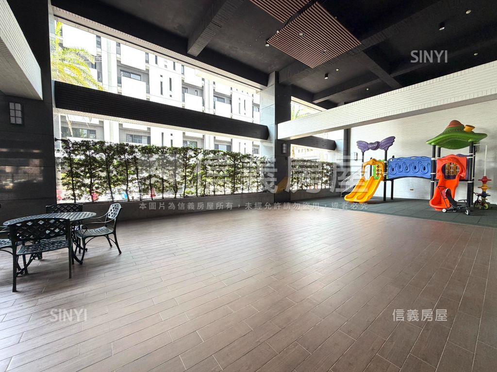 鳳山頂新特區匯美二房平車房屋室內格局與周邊環境