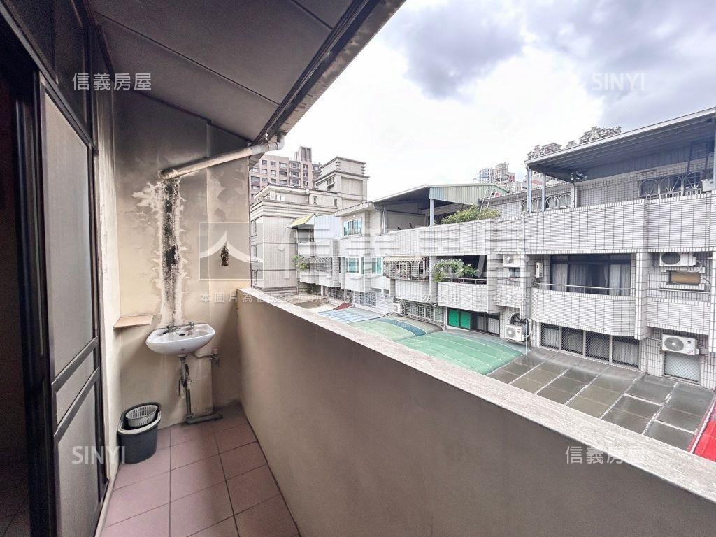 近新光遠百活路透天房屋室內格局與周邊環境