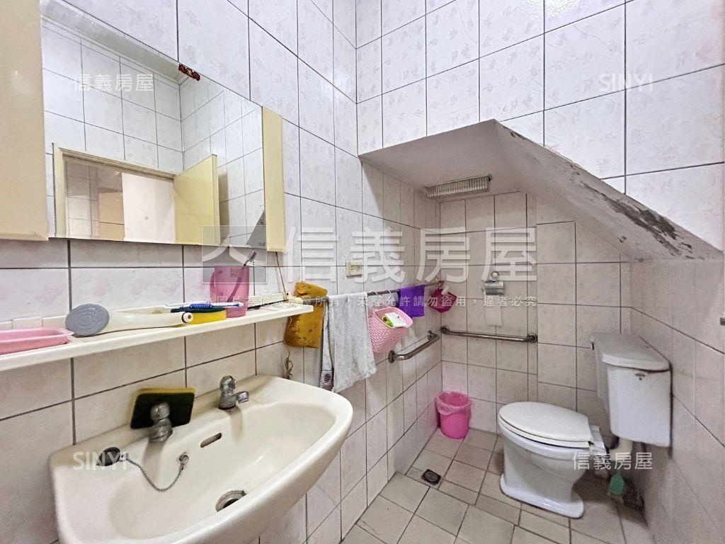 近新光遠百活路透天房屋室內格局與周邊環境