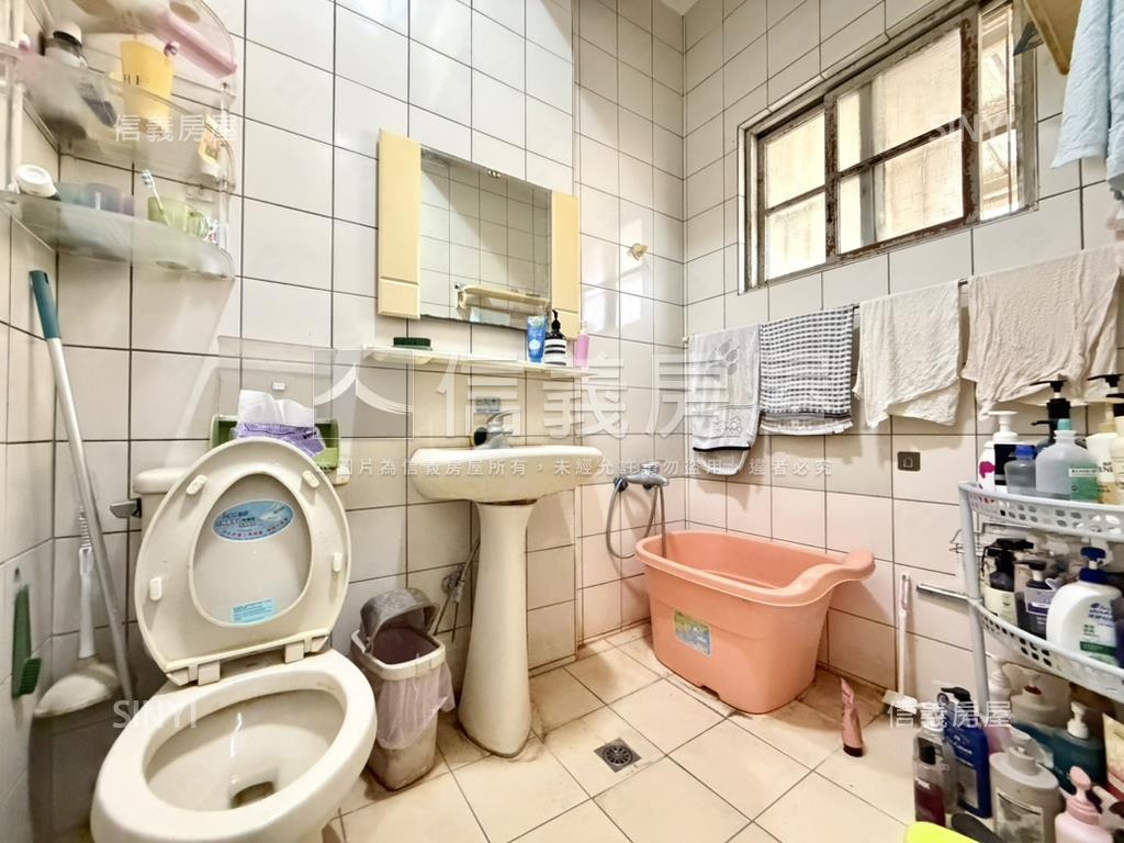 近新光遠百活路透天房屋室內格局與周邊環境